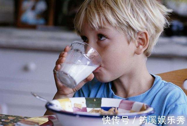纯牛奶|5岁女孩每天都喝牛奶,个子却丝毫没见长,到了医院才明白原因