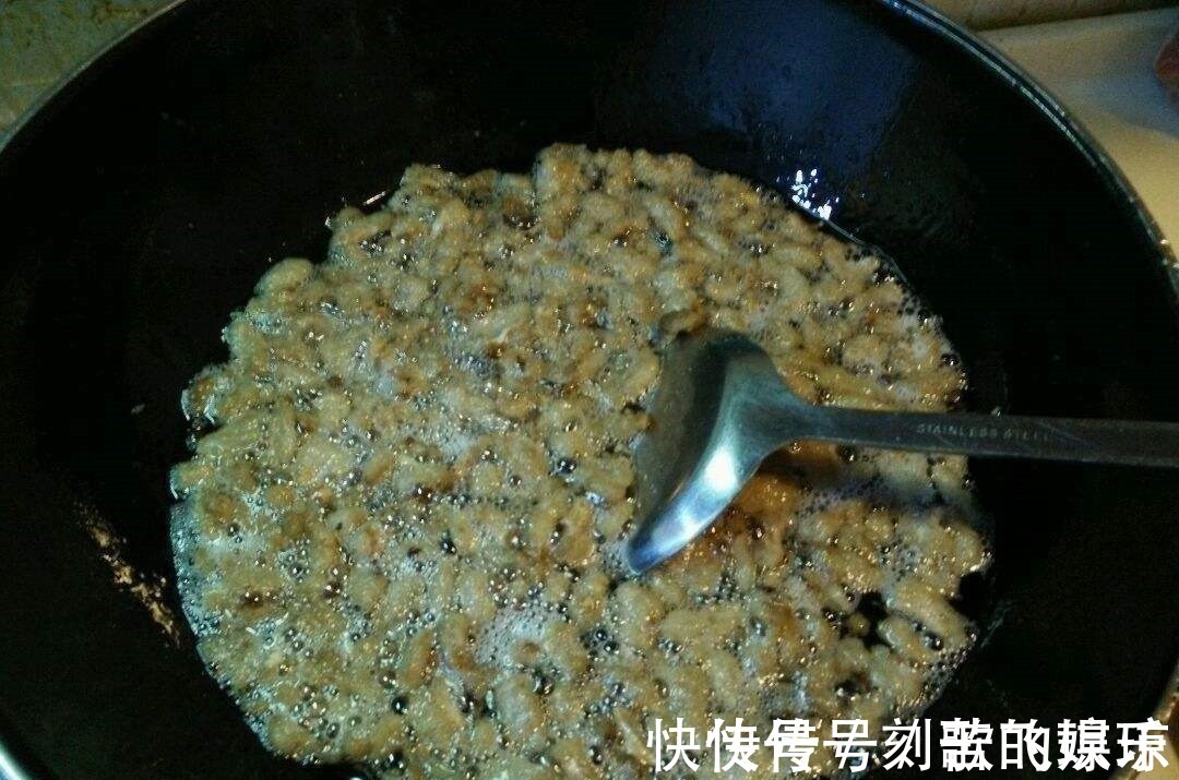 致癌|熬猪油剩下的猪油渣,可以吃吗,是养生还是致癌呢做错了很多年