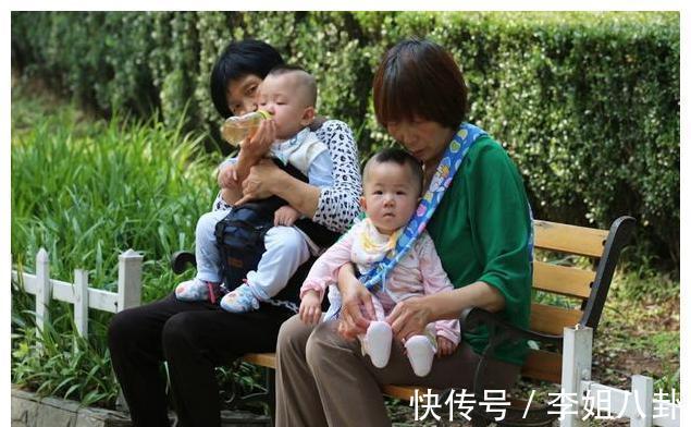 表哥|孩子长大更亲奶奶,家长别埋怨他们是白眼狼,这些优势姥姥不具备