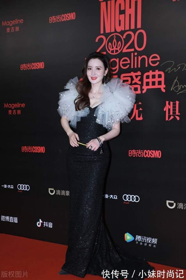 身材|张萌美得太霸气,穿黑色礼服秀出曲线身材,立体垫肩一点也不夸张