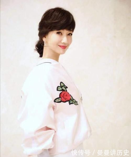 脸型|女人过了48岁,尽量避开这3种发型,尤其是第2种,显老又土气