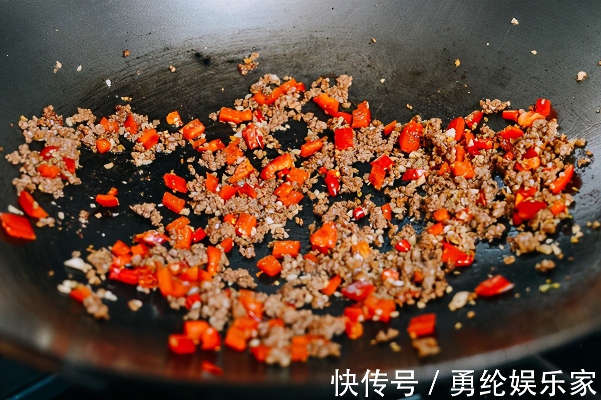 做法|开胃下饭的干煸四季豆，做法简单，香辣开胃，全家都爱吃