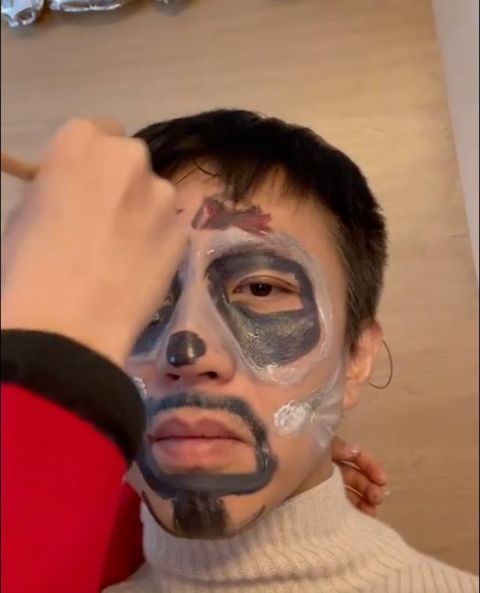 邓超说自己唱卡拉ok退步了，粉丝：你还有退步的空间吗？