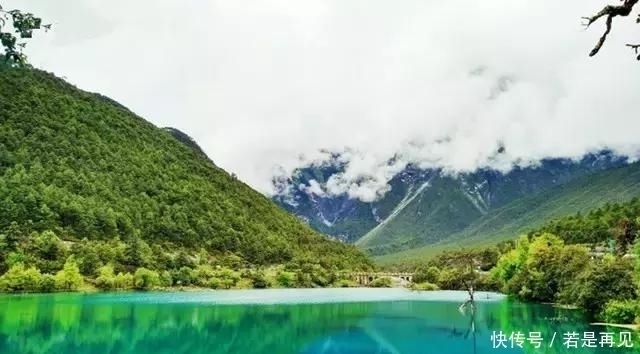 景色|在玉龙雪山脚下，竟藏有一个绝美秘境，景色媲美九寨沟！