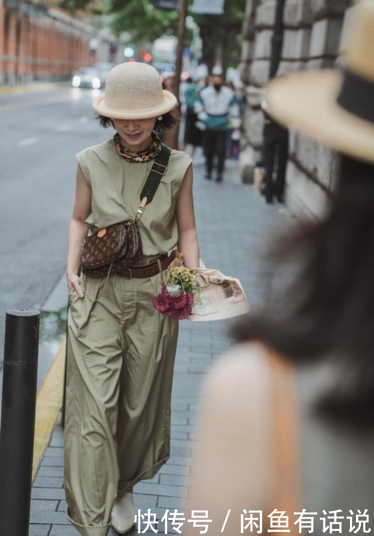 穿搭|三木妈妈老得时髦，简约穿搭却有“高级感”，60岁女人该有的样子