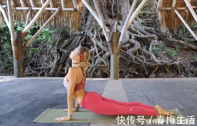 动作|用运动唤起美好的一天，早起一套瑜伽，神清气爽，精力百倍