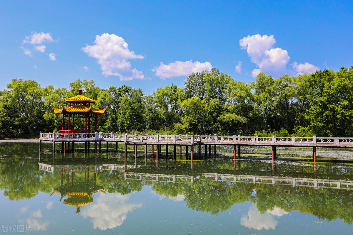 萨满舞|新藏靠边站!这个5w买房10w住别墅的小城,才是打工人的诗与远方