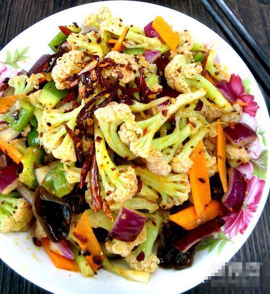 花菜最好吃的三种做法,隔壁小孩都馋哭了,你还不快试试?