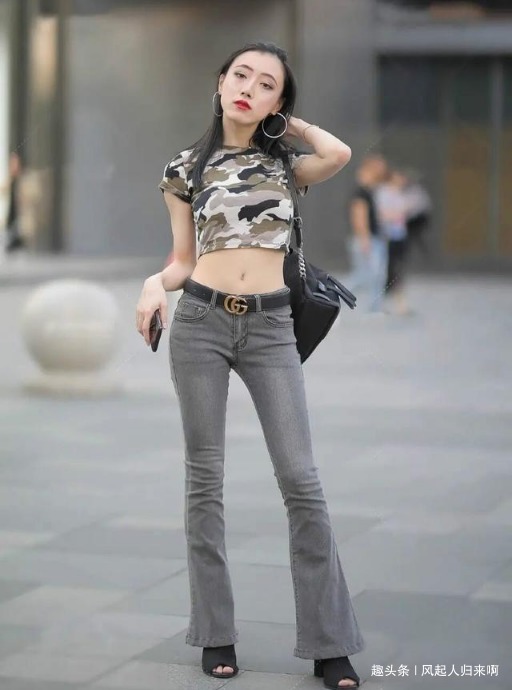 细腰 纤纤细腰的喇叭裤美女，站出了一个大大的“美”！