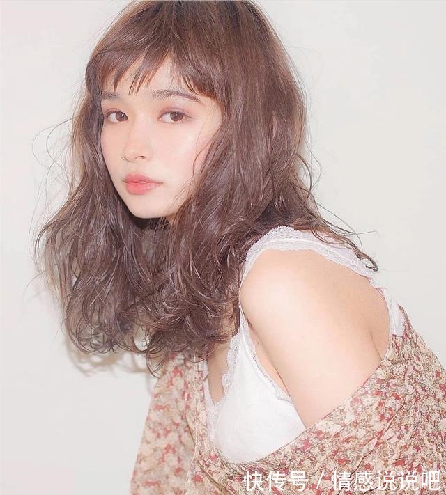 刘海 女人不论是美是丑,这4款土味发型最好别碰!否则显老还没气质!