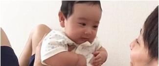 小宝宝|是有多爱爸爸,小宝宝见了爸爸笑的前仰后合,太萌太可爱了