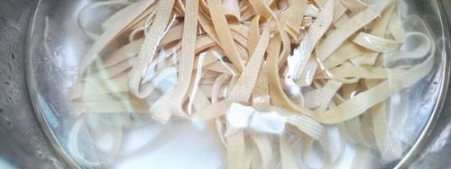 很多人不知道，海带不能和这菜一起吃，家有老人孩子的要注意！