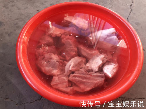 排骨|煮排骨大骨头时,记住“3用2不放”,肉香腥味小,汤白味道鲜