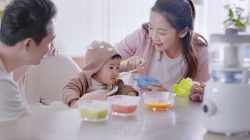 妈妈们|辅食添加有顺序,给妈妈们一张贴心的时间表!别让宝宝“吃不消”