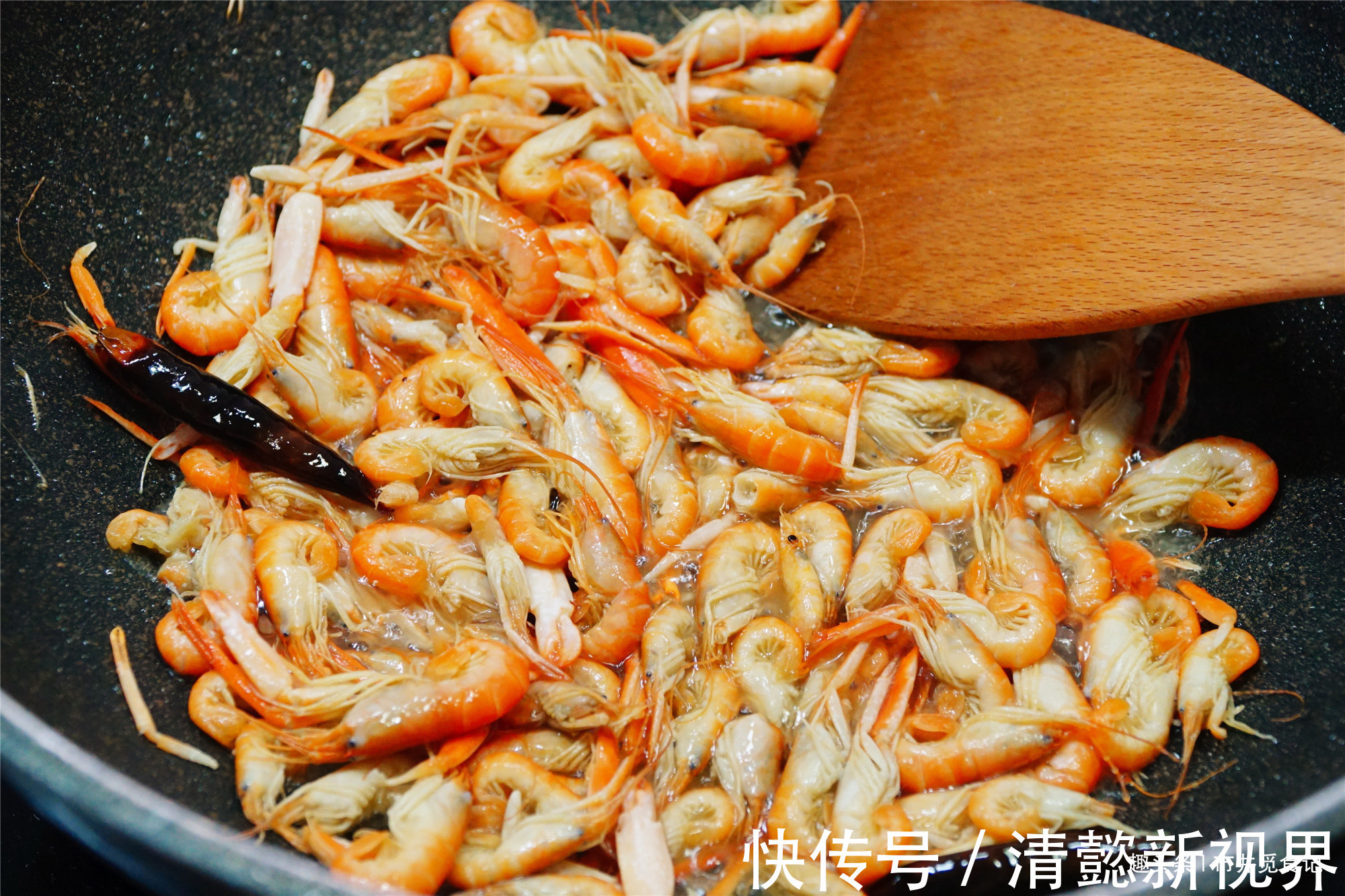 鲜香|夏天，丝瓜最佳吃法，比吃肉还养人，鲜香爽滑，好吃别放过