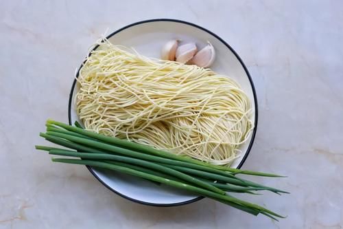 面条这样做太好吃了，一周吃8次不嫌多，家里的大人和小孩都爱吃