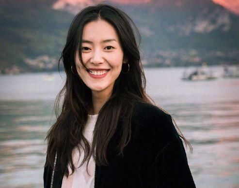 女孩子的脸型有五种，方脸很常见，鹅蛋脸最好看，你是哪种？