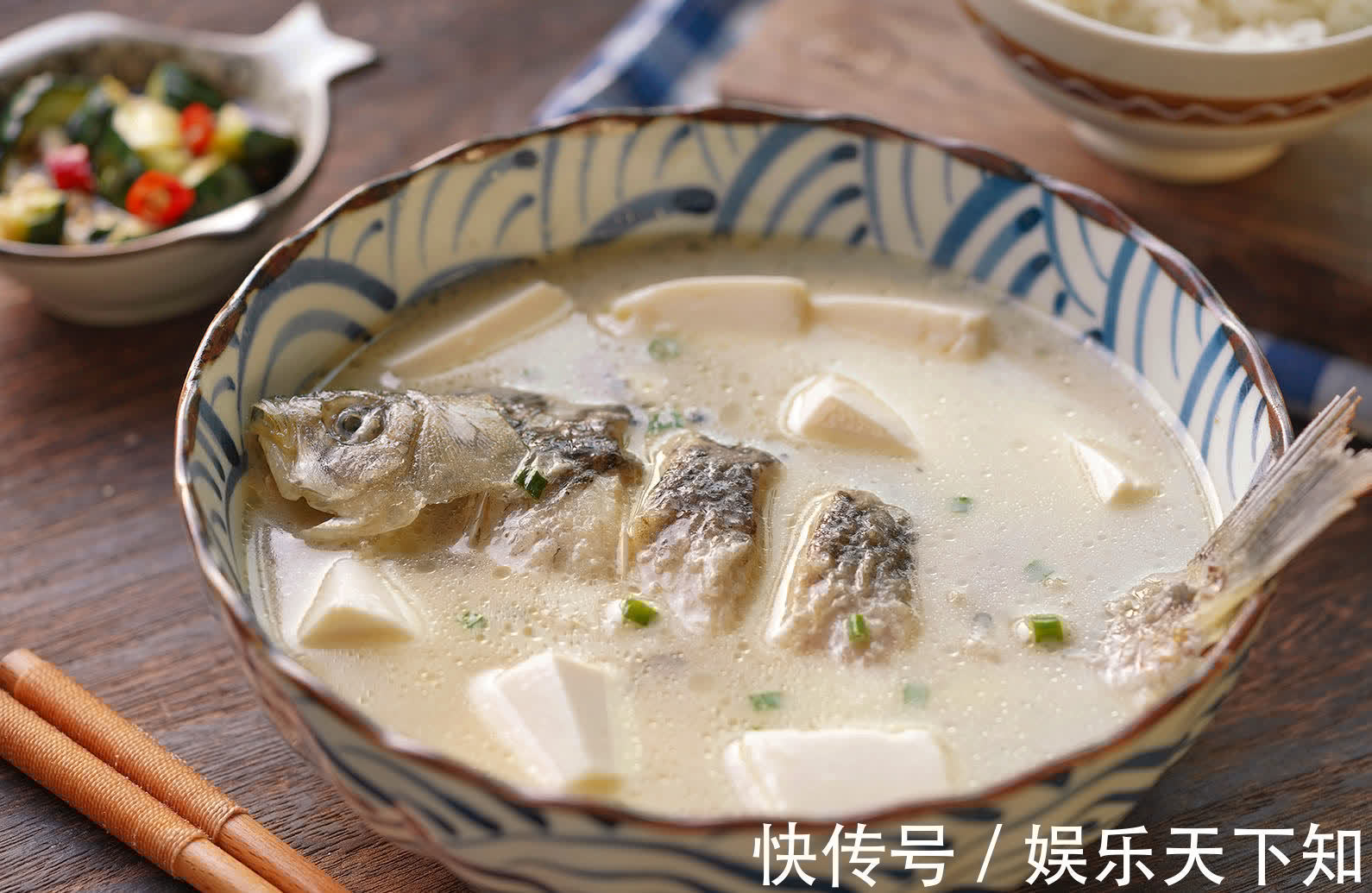 鲫鱼汤|秋天，遇到此鱼别手软，5元1斤，营养很高，比吃肉强多了