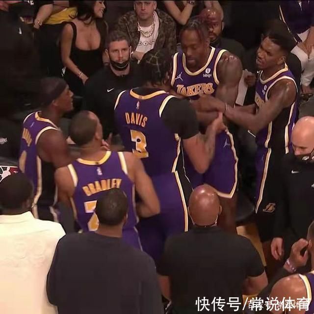 夸梅布朗|前湖人球员夸梅布朗称,争吵事件中看出,戴维斯无法成为球队领袖