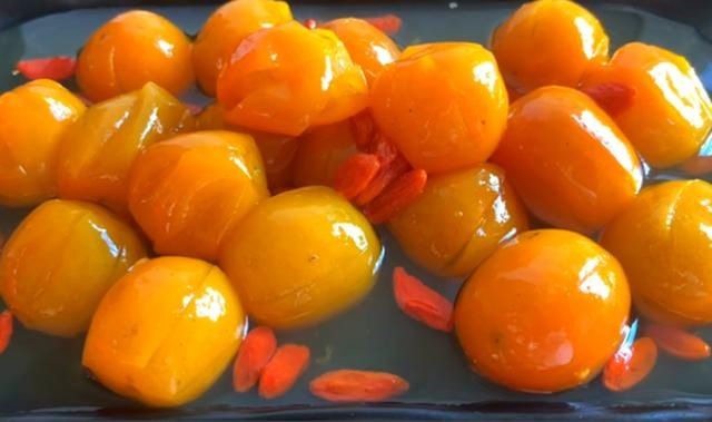 快过年了，遇到这种碱性水果别手软，寓意发财，营养极高，别错过