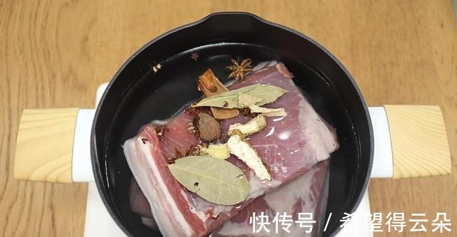 蒜泥白肉|蒜泥白肉经典菜目的家常做法，好吃不腻还下饭！