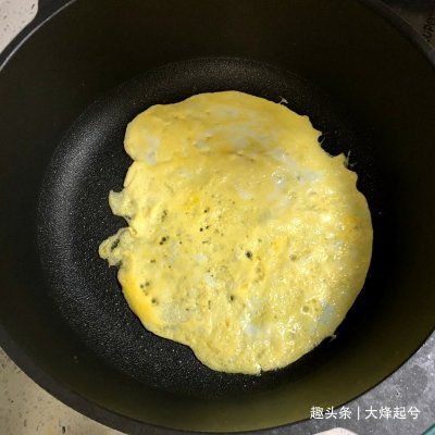 适合夏天的五彩凉拌鸡丝鱼面，低脂低卡，清爽好吃不油腻