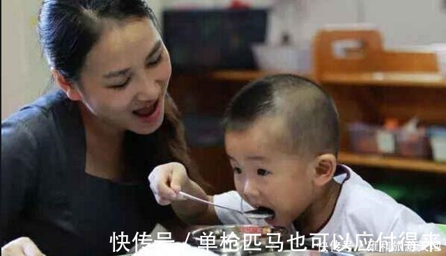 父母|中国式“糊弄”早餐悄然兴起,既没营养还伤身,父母别再坑孩子了