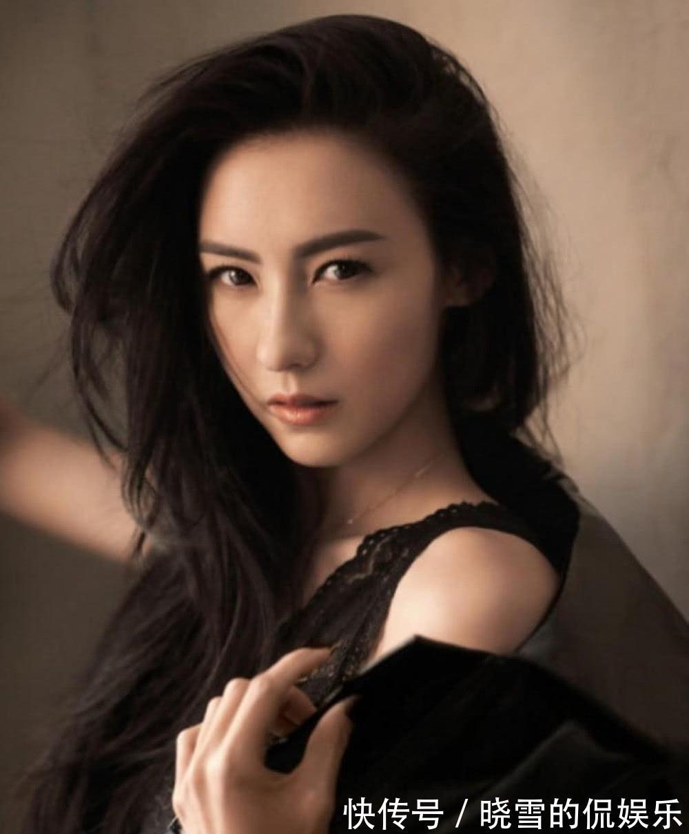 脸型 女人过了48岁尽量少烫“大妈卷”,推荐这5种发型,时髦显气质呀