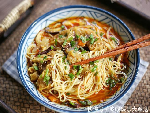 鲜香|汤面还是更喜欢此做法,汤头浓郁,鲜香诱人,每次吃完汁儿都不剩