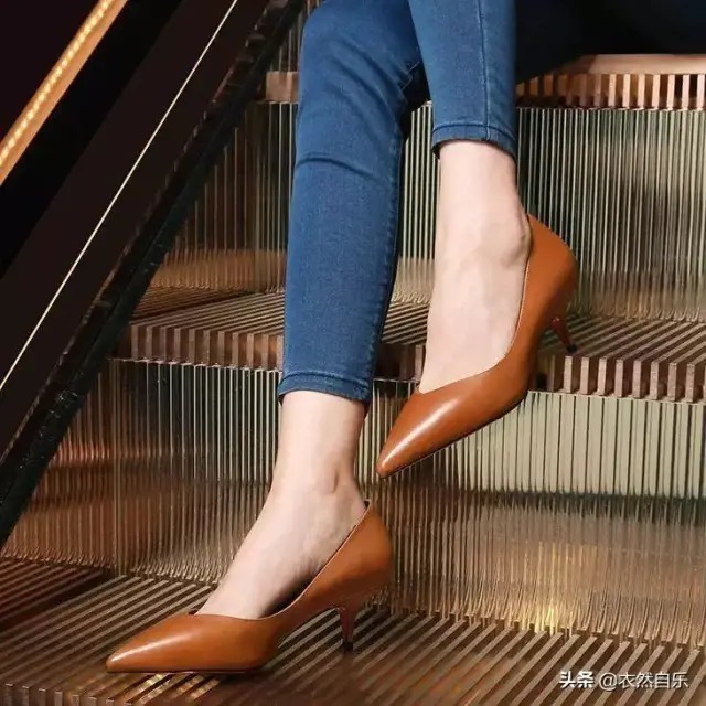优雅 抵挡不住的魅力,尖头高跟鞋穿出逆天大长腿,优雅气质自然流露