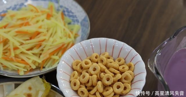 晒晒我家孩子的早餐,色彩丰富,味道可口,比路边摊还好吃