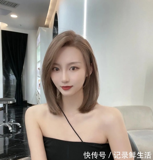 穿搭","m":"c4cf322434381188dca137cd8856870d35ae357","nlabel":"stat_3045611159:zm.news.so.com:54+N5oOc5Lul5b6A55qE57yY5YiG5LiO5oSf5oOF,pageType_zmt,glevel_3","ntag":"tfashion;sfashion_时尚;kfashion_1:穿搭;kfashion_1:打底裤;c
