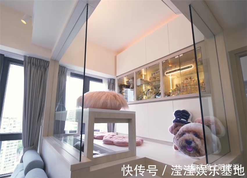 悬柜|香港90后夫妻买下35㎡小家,利用3米层高做书房,一层当两层
