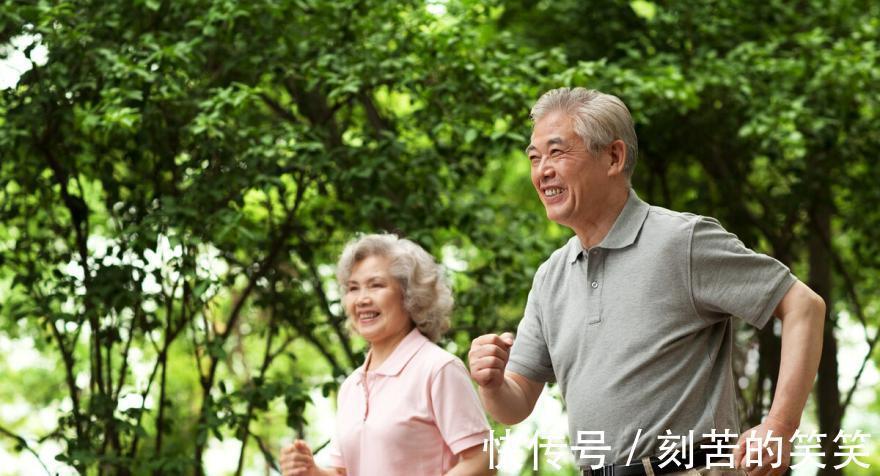 稳定血压|高血压人群要多吃燕麦想要稳定高血压，这三种食物也要了解