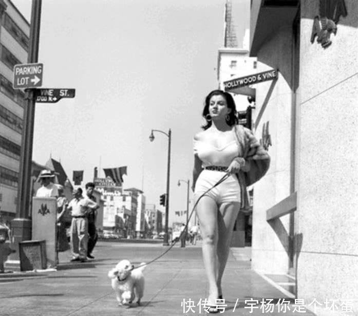 潜水服|一组罕见老照片,图2引无数男人回头,最后一张看了让人震撼!