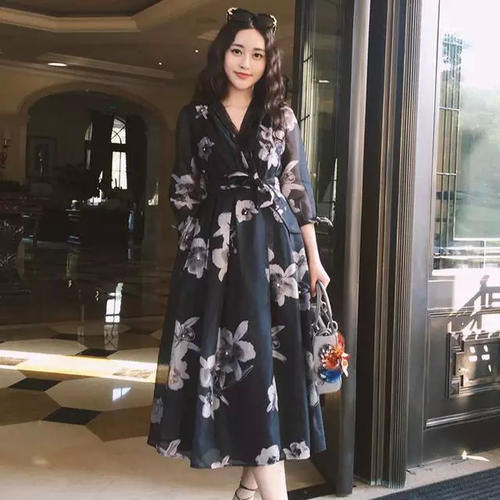 女生个矮别穿牛仔裤了,8款漂亮的风衣式连衣裙让你娇艳更显高挑