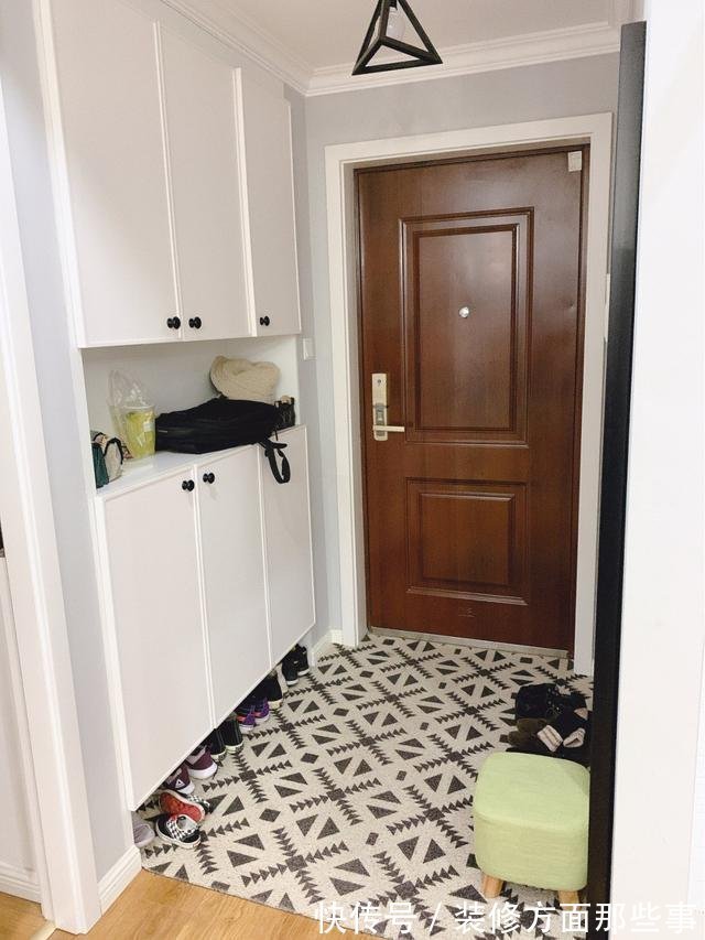 北欧风|93平北欧风三居室,卫生间干湿分区,卫生间墙上花片是点睛之笔