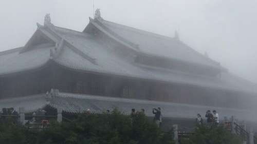 佛教|峨眉山第一座寺庙，原汁原味的纯净让人忍不住逗留