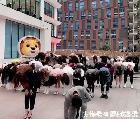 一哥|辛巴携众弟子强势回归，三天轻松涨粉千万，一哥地位无可撼动？