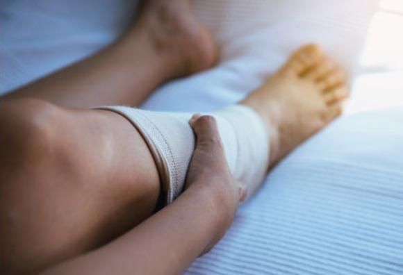 生理性|8岁孩子喊“腿痛”,家人误以为是生长痛,殊不知得了“骨肉瘤”