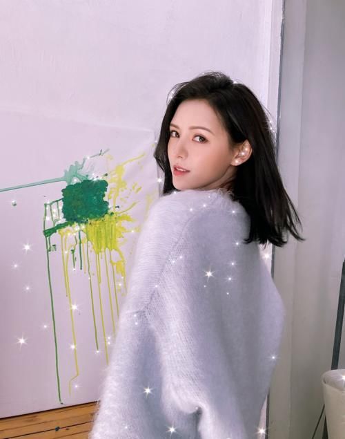 张予曦19岁旧照曝光,没有滤镜ps的年代,看清生图:判若两人