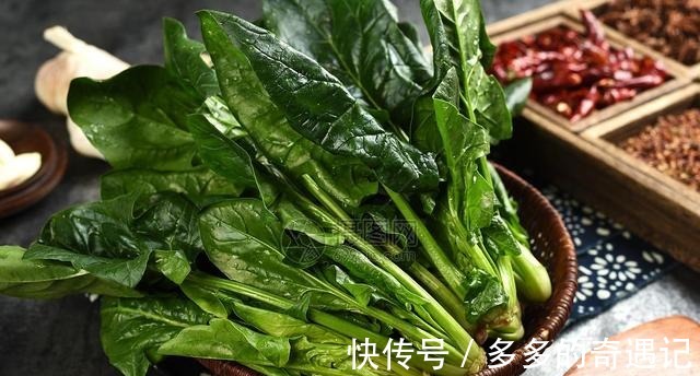 温补肾肺|桃仁菠菜,提高人体免疫力,润肠通便,温补肾肺!