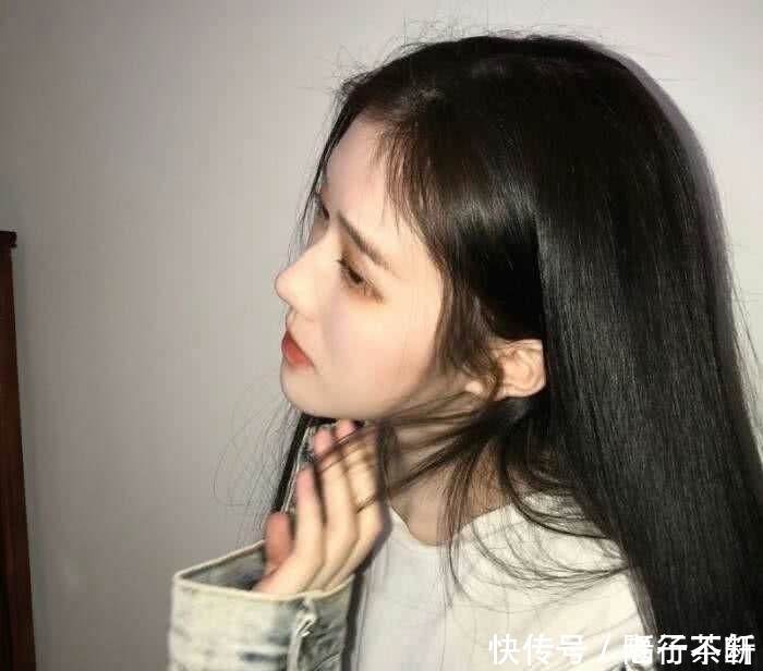 女生敢露“额头”必备的4个特征,尤其是脸上,你绝对是“硬伤”