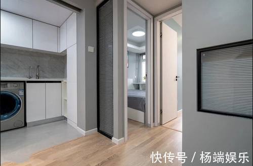 客厅|还是老公机智,阳台客厅之间装个隔断墙,空间宽敞不止一点点!