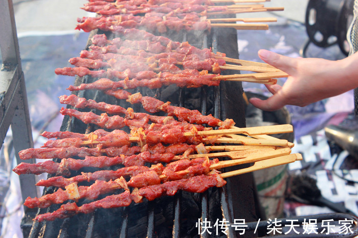 羊肉串|孕妈怀孕吃爱吃烧烤,孩子出生后,婆婆失声痛苦,医生感到害怕!