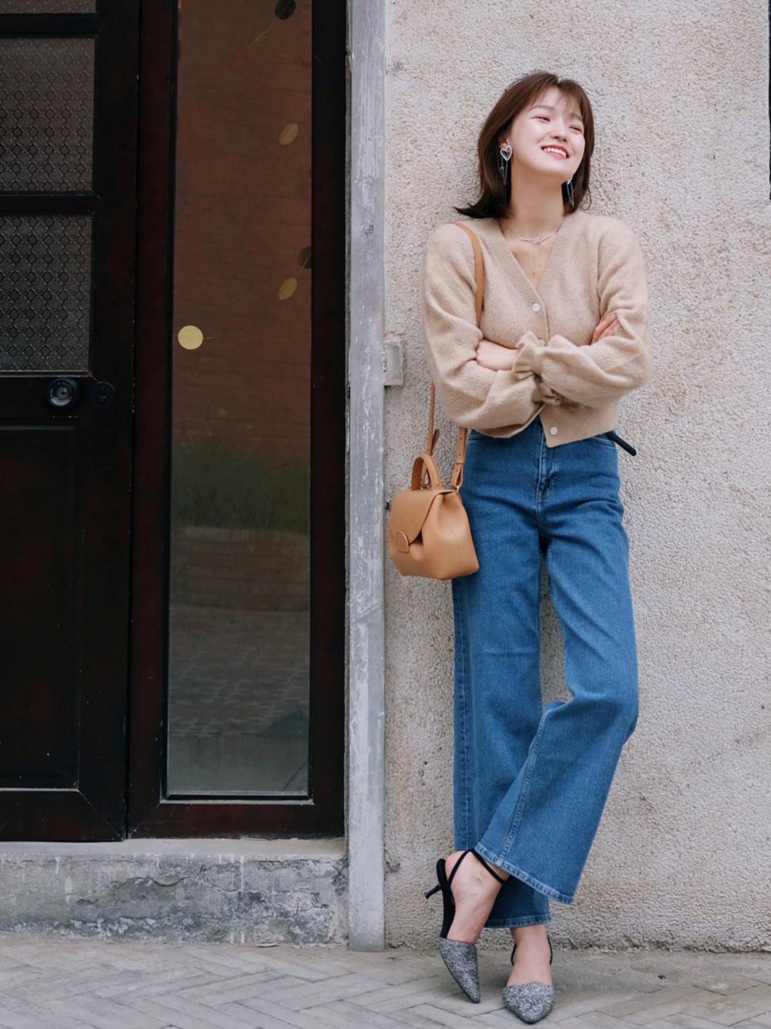 博主|早秋穿搭值得,针织衫搭配半身裙或牛仔裤,轻松穿出名媛气质
