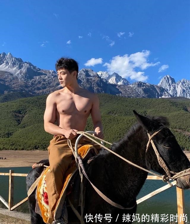 马秀|健身房抓拍的运动帅哥，大长腿有点粗壮哦！