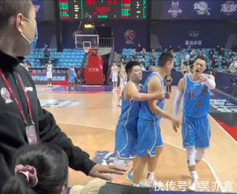 胡明轩|对骂首钢球员女记者身份曝光!黑历史被扒,朱彦西翟晓川难逃重罚