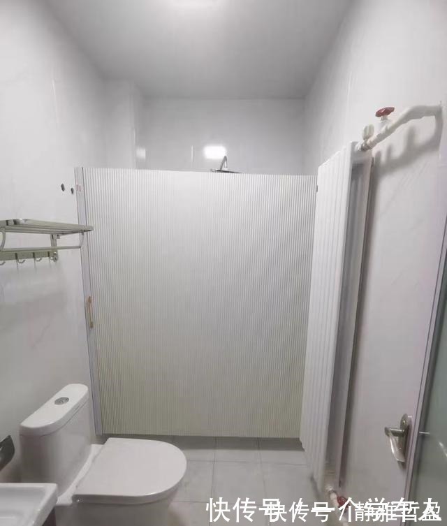 卫生间|卫生间隔断，除了玻璃和浴帘，还可以装这种，安全美观又不占地方！