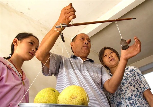 手工|阜南民间老手艺——手工制秤